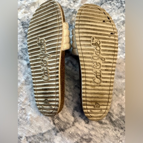Girls Cat & Jack sandals - size 4 - Picture 3 of 3